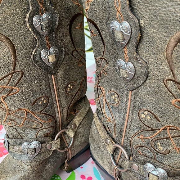 DURANGO “Crush” 11” Heart Concho - Picture 6 of 9